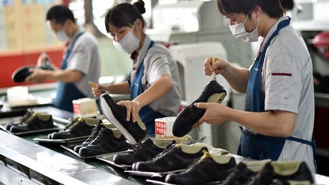 xưởng sản xuất sỉ giày dép quảng châu